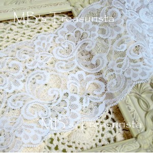 Wide Flourish Lace - 1yd