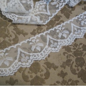 Vintage White Drip Lace -3yds